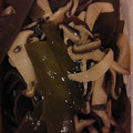 るり２５７３'s cooksnap of when they made 茎わかめと茸の佃煮.