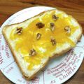 YCHキッチン's cooksnap of when they made クリチ・胡桃・マーマレードのトースト.