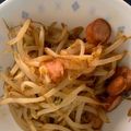 あっしゅぱぱ's cooksnap of when they made 給料前に！もやしの【焼きそばソース】炒め.
