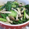 とろままちゃん's cooksnap of when they made 簡単☆小松菜しめじ炒め.