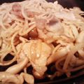 earth mama's cooksnap of when they made 豚とシメジの中華風スパゲティ.