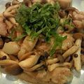 HMCみーこりん's cooksnap of when they made ☆鶏とｼﾒｼﾞnoﾆﾝﾆｸﾊﾞﾀｰ醤油☆.
