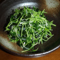 こん２'s cooksnap of when they made 豆苗とじゃこわかめのお浸し.