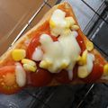 しろジィ's cooksnap of when they made ☆トマトた〜っぷり♪ピザ風トースト☆.