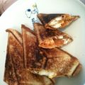 あやこ６１'s cooksnap of when they made 目玉焼きマヨチーズトースト(^.^).