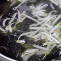 日向座敷猫's cooksnap of when they made もやしとワカメのスープ.