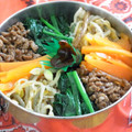 シュウちゃんのママ's cooksnap of when they made 手抜きで簡単！ナムルがあればビビンバ弁当.