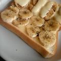 姉ぶた's cooksnap of when they made ハニーばなな塩チーズとーすと✩.