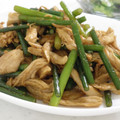 はなおんな's cooksnap of when they made 我が家の中華✿にんにくの芽と鶏肉の炒め.