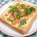 chokomi513's cooksnap of when they made 鮭＊マヨ＊しそ　トースト.