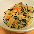 ぴーくんmama's cooksnap of when they made ひじきときのこの炊き込み御飯.