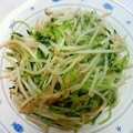 pucyipan's cooksnap of when they made 簡単☆もやしと豆苗炒め.