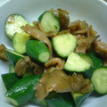 myukitty's cooksnap of when they made ザーサイときゅうりの炒め物.