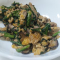 tarra's cooksnap of when they made 椎茸と春菊のふんわり卵炒め.