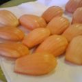 ハッピーはち's cooksnap of when they made ALL100㌘☆簡単ふわふわマドレーヌ.