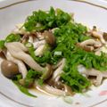 ももんがマミィ☆'s cooksnap of when they made あと一品＊レンジで簡単キノコの梅マリネ.