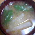 SILK0205's cooksnap of when they made かぶと絹さやの味噌汁.