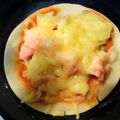 kmmy0629's cooksnap of when they made 残った餃子の皮でミニピザ.