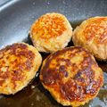 yossheep's cooksnap of when they made 簡単節約☆卵なし和風豆腐ハンバーグ。.