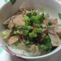 若葉マーク１６歳's cooksnap of when they made まいたけと鮭のごまマヨ丼.