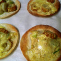 maruru-nn's cooksnap of when they made ネギちくわで照り焼きマヨ餃子ピザ♪.
