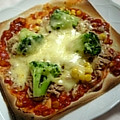みかんといちご's cooksnap of when they made 簡単♪春巻きの皮でパリッと薄焼きピザ.