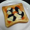 亜久里's cooksnap of when they made みんなはイケる!?プルーンチーズトースト.