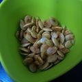 minami7373's cooksnap of when they made カボチャの種のカラメル.