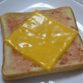 白いカピバラ's cooksnap of when they made うちの定番☆いちごチーズトースト.