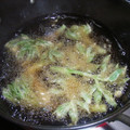またたんよん's cooksnap of when they made 簡単　唐揚げの後にぜひかき揚げを！！.