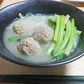 母ちゃん☆'s cooksnap of when they made 残った餃子のたねで＊白湯春雨スープ＊.
