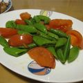 マッハママ's cooksnap of when they made スナップえんどうとトマトのガーリック炒め.