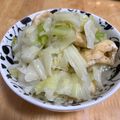 01710's cooksnap of when they made ＊簡単あと一品＊キャベツと油揚の白だし煮.