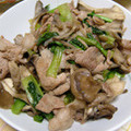 ももんがマミィ☆'s cooksnap of when they made 小松菜と豚肉と舞茸の炒め物。.
