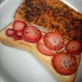 姉ぶた's cooksnap of when they made いちごトースト.