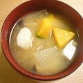 yamaちゃん's cooksnap of when they made ごろっと根菜♡和風コンソメスープ.