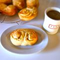 KAWAZ's cooksnap of when they made クッキーロールパン(リンゴ入り).