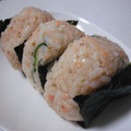 ちゃんゆぅ's cooksnap of when they made 塩鮭ときゅうりの簡単混ぜご飯.