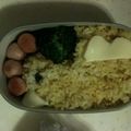 アッティー１０００'s cooksnap of when they made 簡単キャラ弁　にわとり.