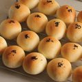 柚希星菜's cooksnap of when they made 手捏ねの定番パン生地で★ちびアンパン♪.