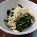 ヌーシ's cooksnap of when they made ワカメとエノキのショウガ煮.