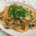 moruchama's cooksnap of when they made 万能葱ときのこの食べるラー油パスタ.