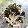 ３びきの子ぶたのまま's cooksnap of when they made からだにやさし☆新玉ねぎとわかめの和え物.