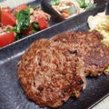よっしゃん's cooksnap of when they made 舞茸と新玉ねぎたっぷりハンバーグ.