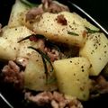 D2ND's cooksnap of when they made 新じゃがいもと豚肉のローズマリー風味焼き.
