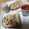よちりん's cooksnap of when they made 桜エビと玉葱のトースト.