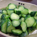 mzhroom's cooksnap of when they made めっちゃ簡単♪きゅうりの漬け物★.