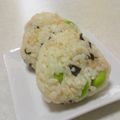 papikun's cooksnap of when they made 塩昆布と桜えびで枝豆。のおにぎり.