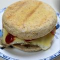 みっちぃてこまる's cooksnap of when they made 朝マック風ソーセージパテのメガマフィン.