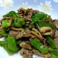 YCHキッチン's cooksnap of when they made 牛肉としめじとピーマンのオイスター炒め.